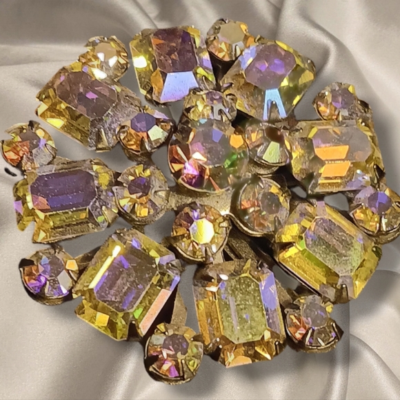 Jewelry - Vintage Aurora Borealis Rhinestone Brooch circa 1950's - 1960's estate piece